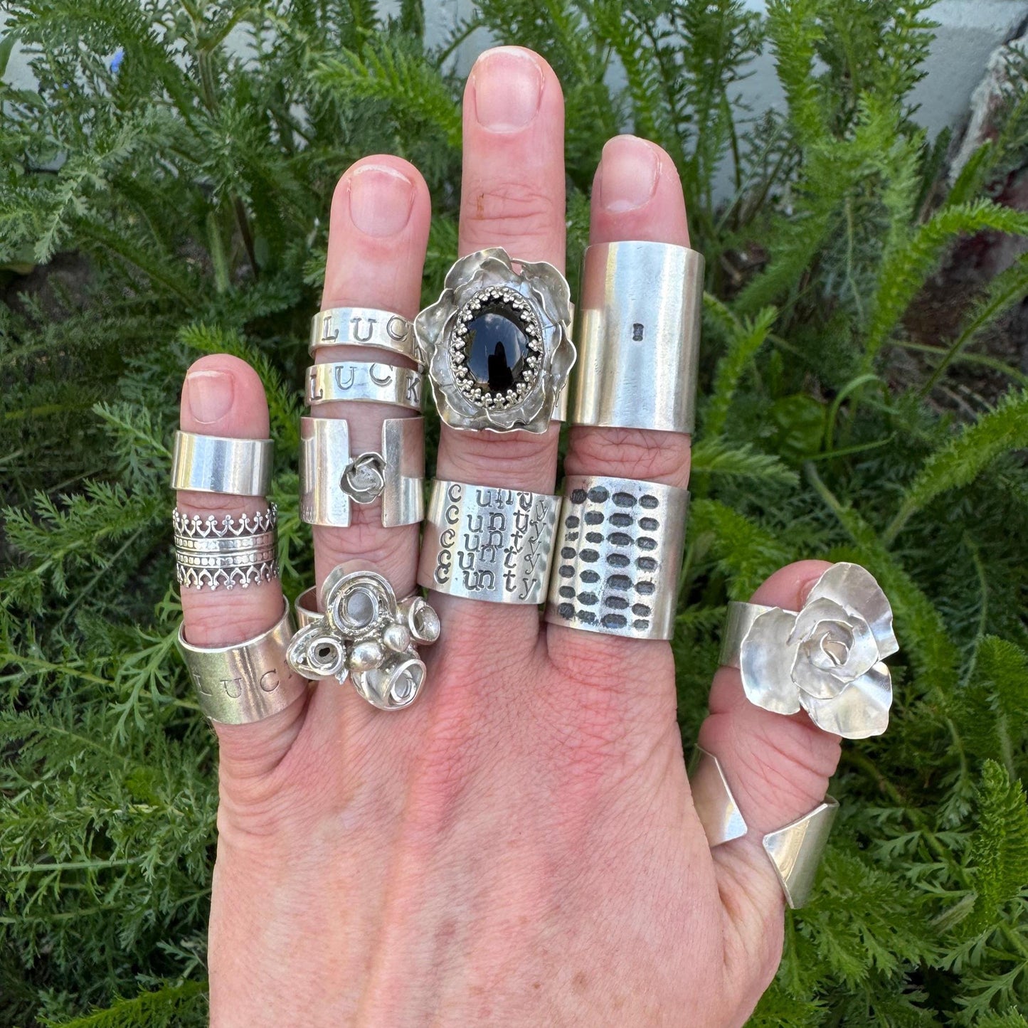 sterling silver cunty pattern ring (size 8)