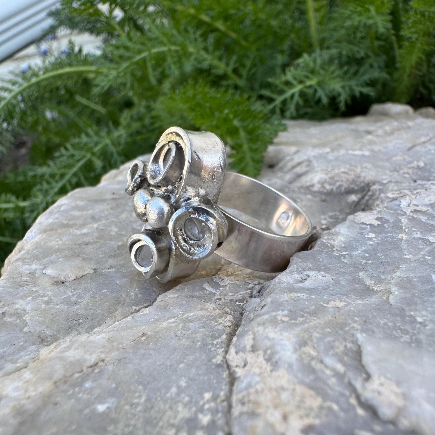 sterling silver flower sculpture ring (size 7)